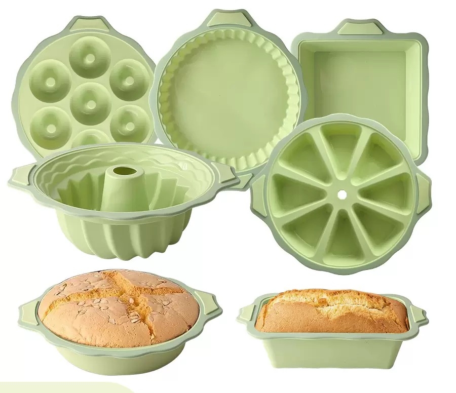 Silicone cake mold
